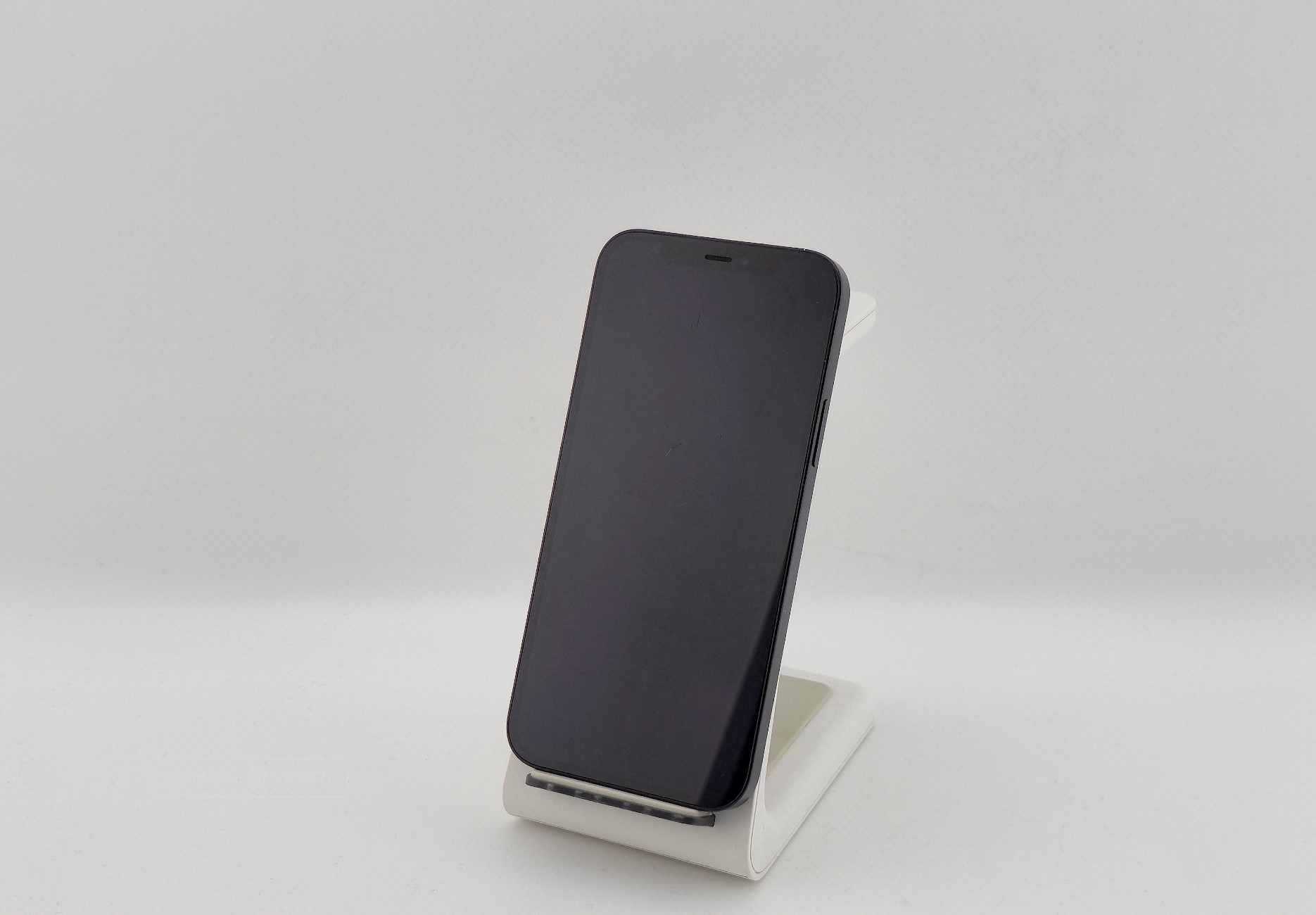 Телефон Apple iPhone 12 128 ГБ, цвет: черный (Black) (Уценка)